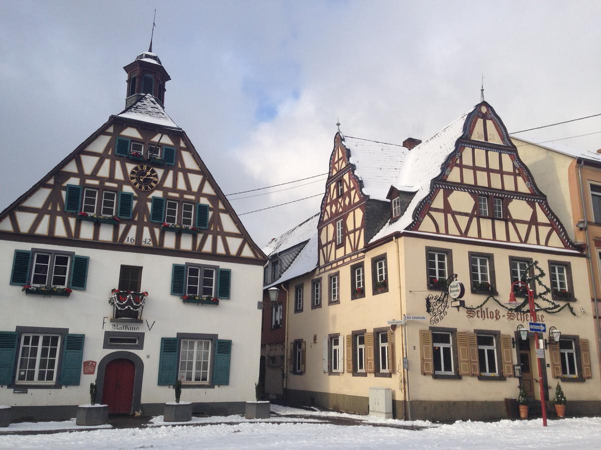Hotel Zur Schloss-Schenke Neuwied Ngoại thất bức ảnh