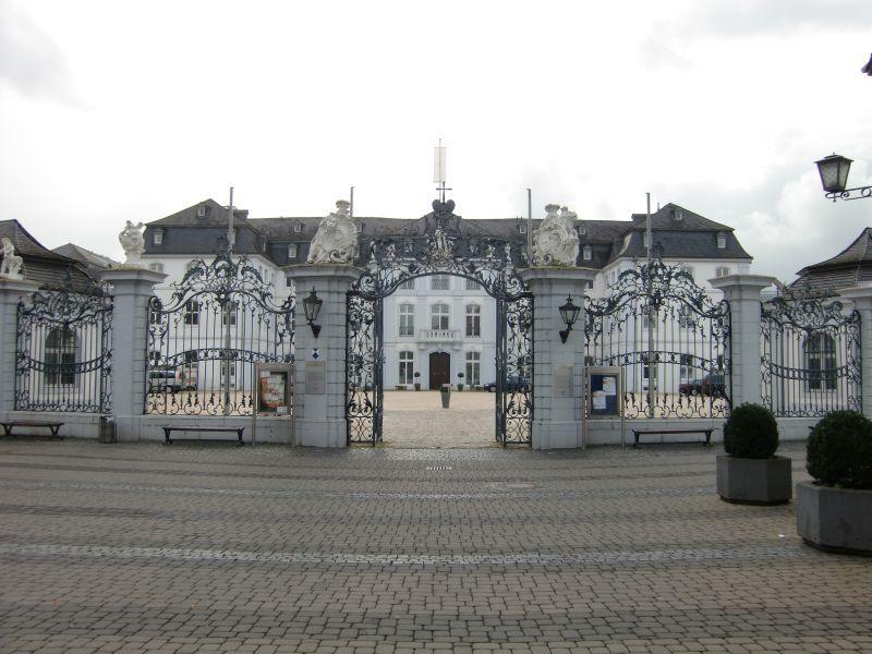 Hotel Zur Schloss-Schenke Neuwied Ngoại thất bức ảnh